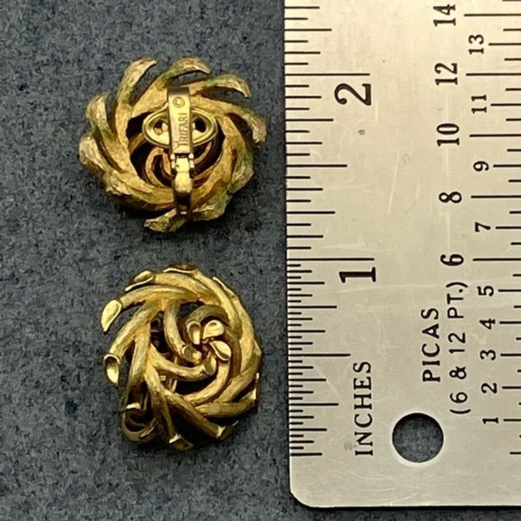 Trifari Clip On Earrings As Is Gold Branches Swirl Classic Vintage Retro Granny - Picture 6 of 6